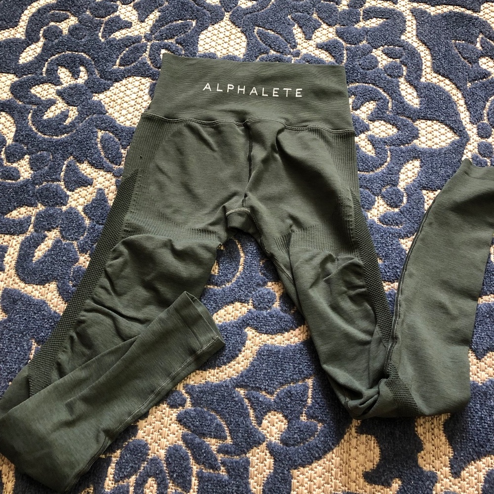 Alphalete Olive Green Seamless Leggings